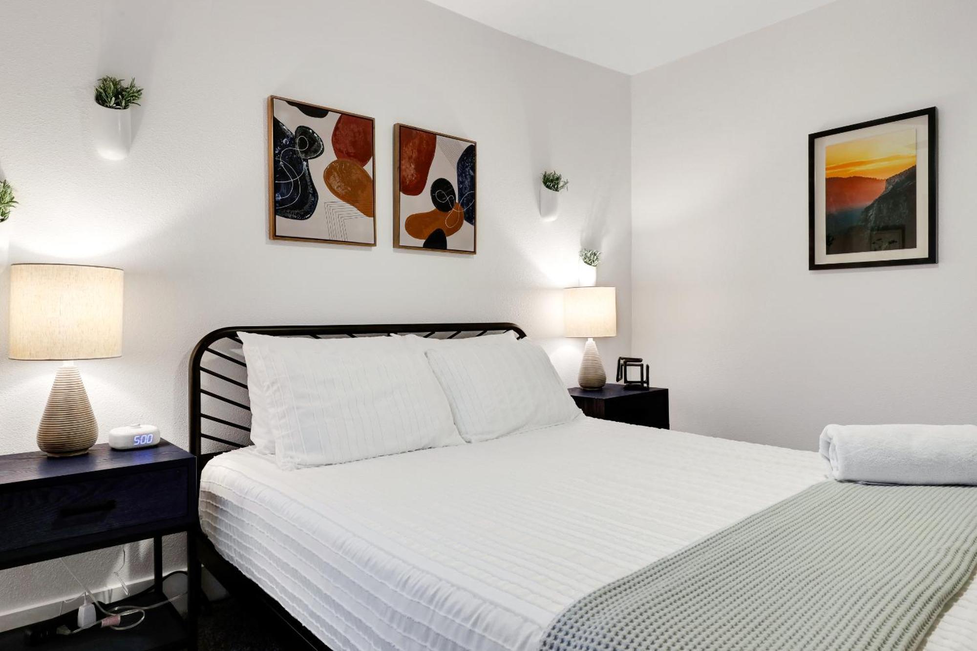Artsy - A Birdy Vacation Rental San Antonio Exterior photo