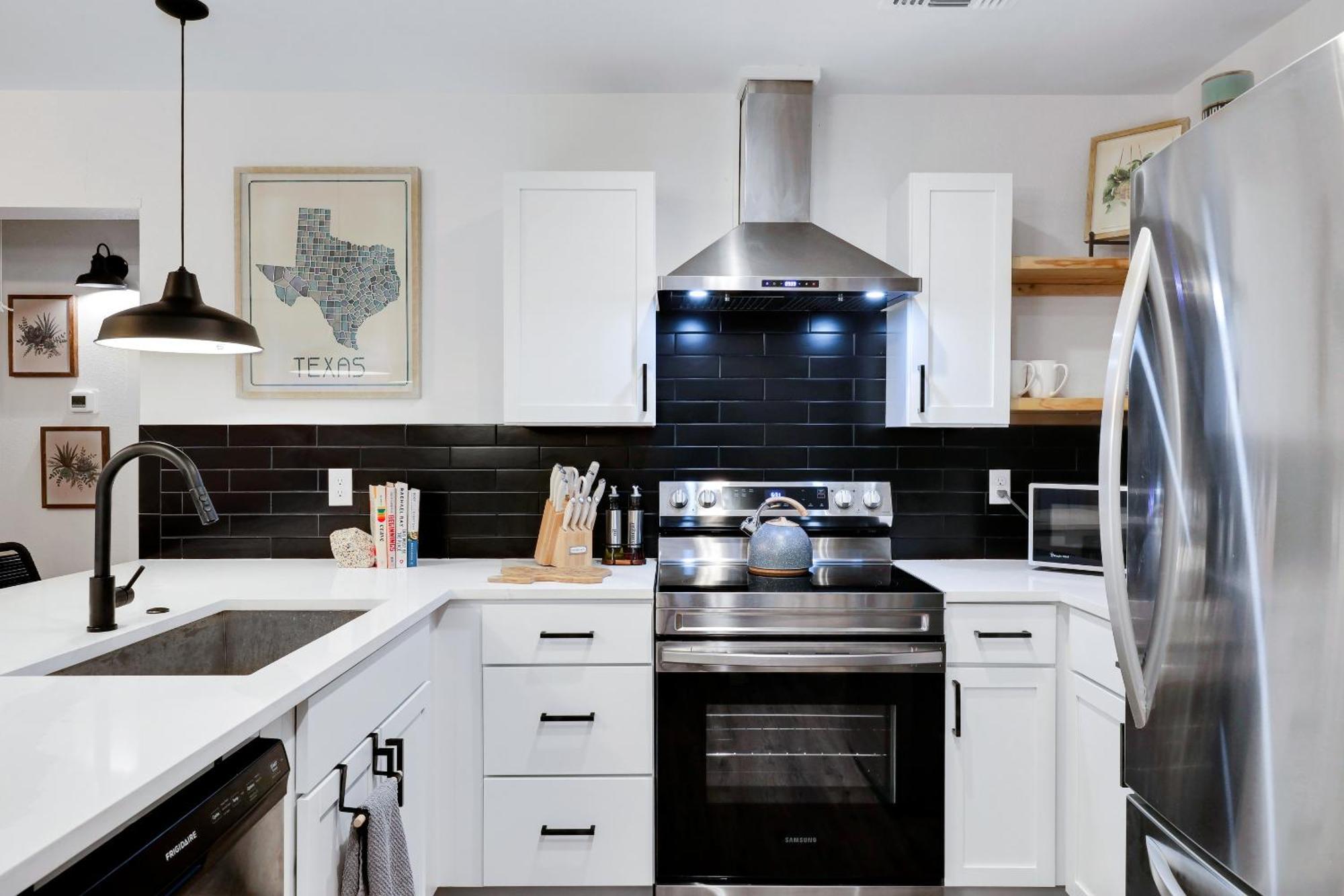 Artsy - A Birdy Vacation Rental San Antonio Exterior photo