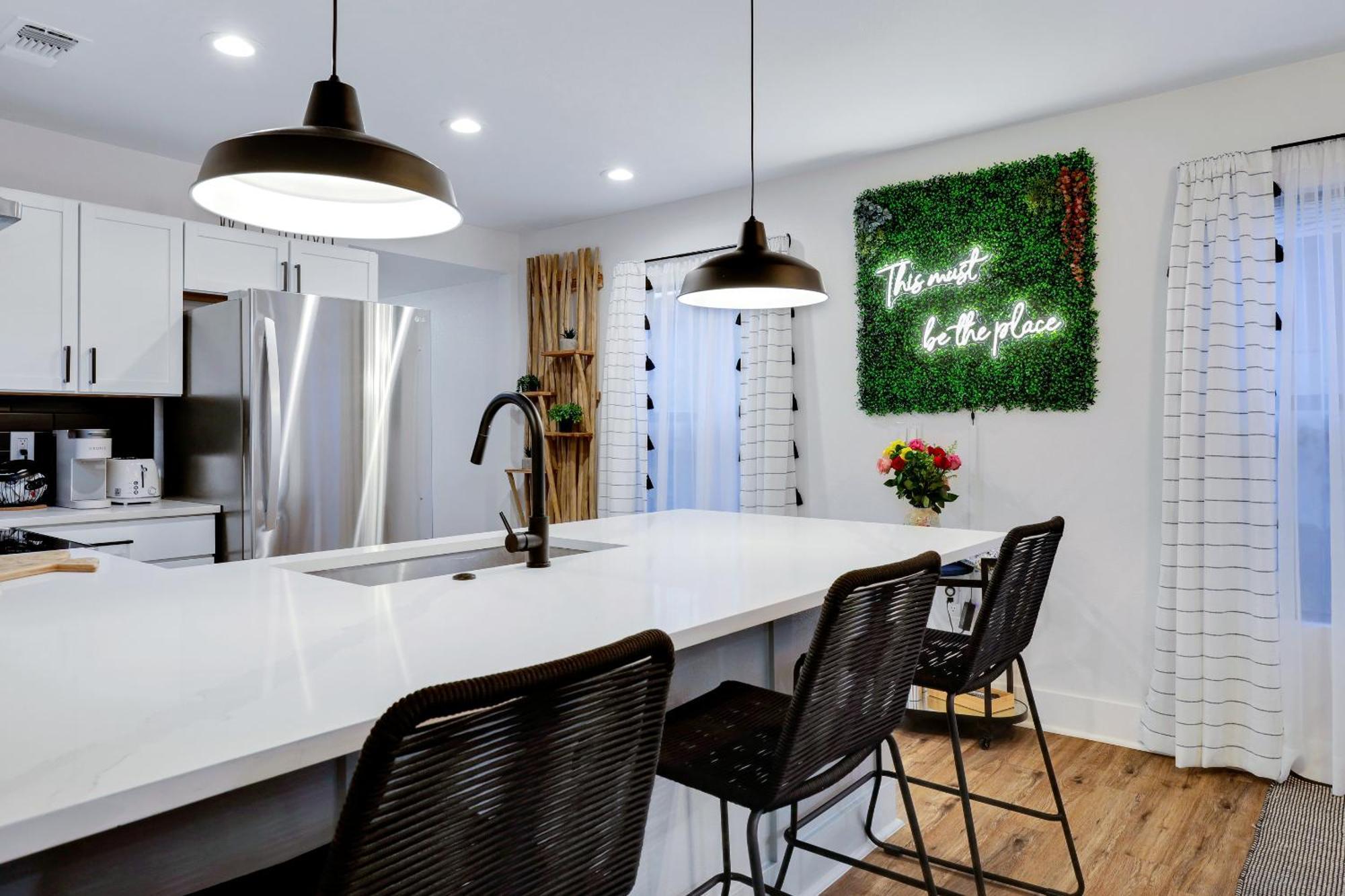 Artsy - A Birdy Vacation Rental San Antonio Exterior photo