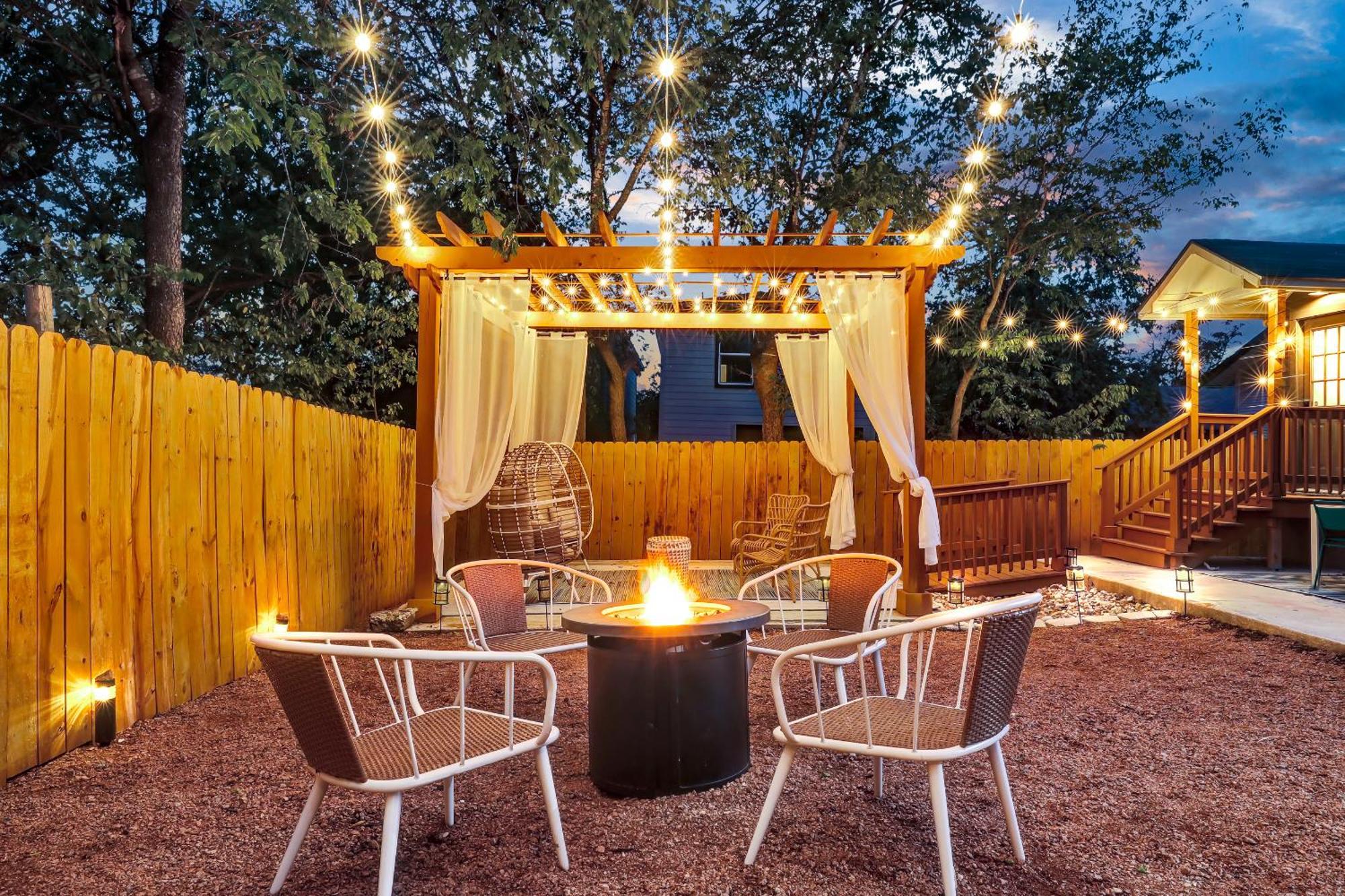 Artsy - A Birdy Vacation Rental San Antonio Exterior photo