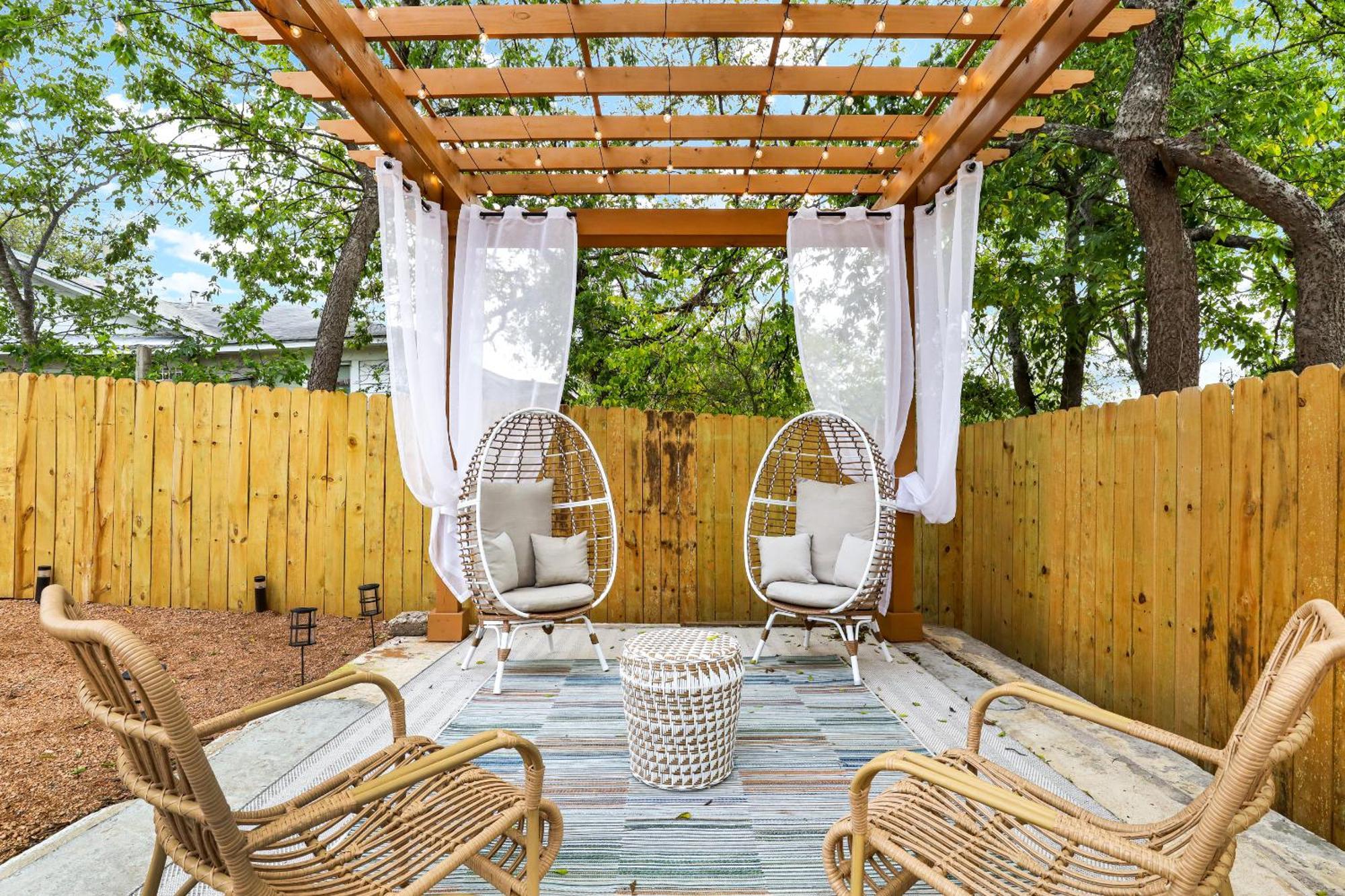 Artsy - A Birdy Vacation Rental San Antonio Exterior photo