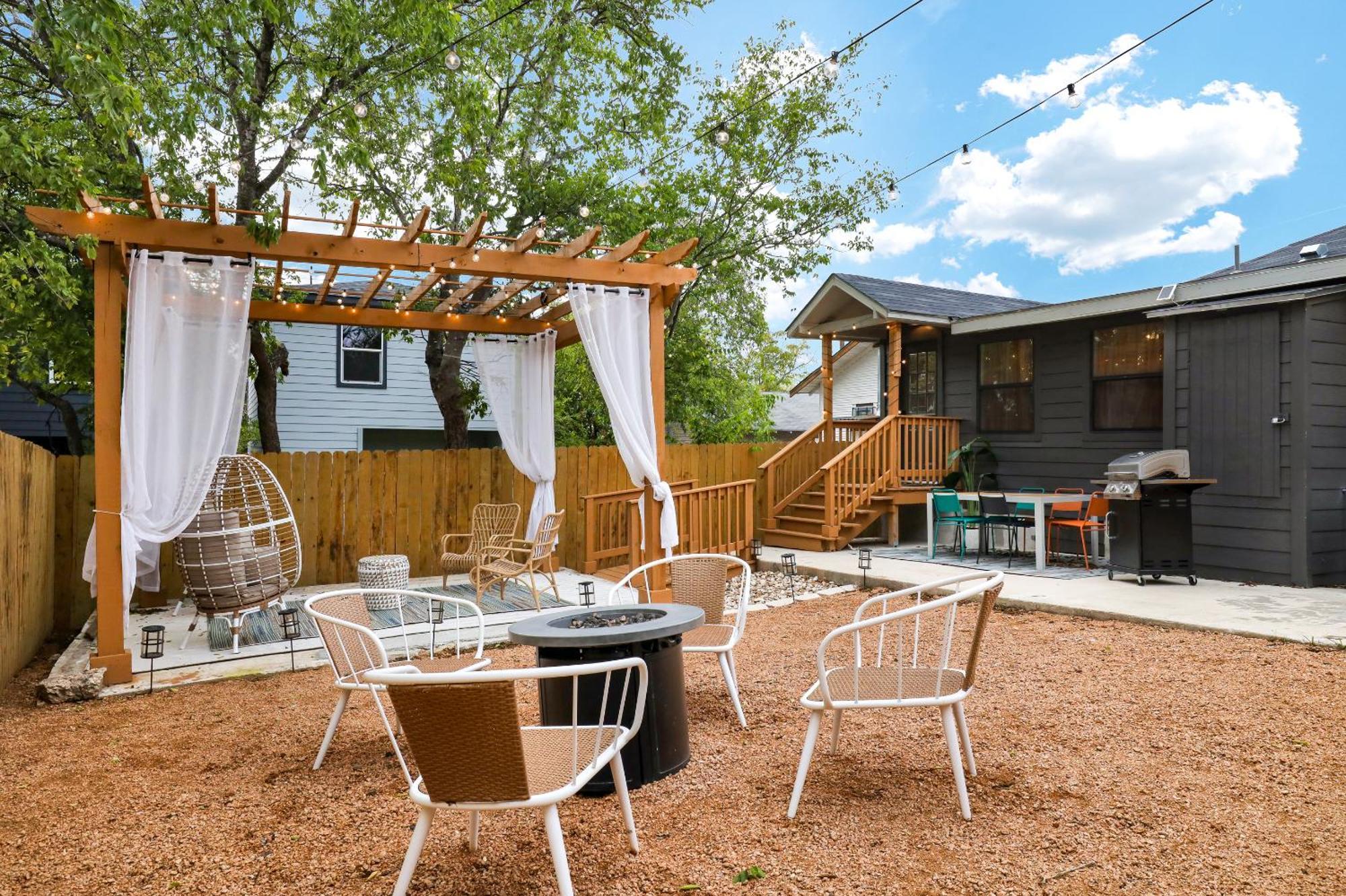 Artsy - A Birdy Vacation Rental San Antonio Exterior photo